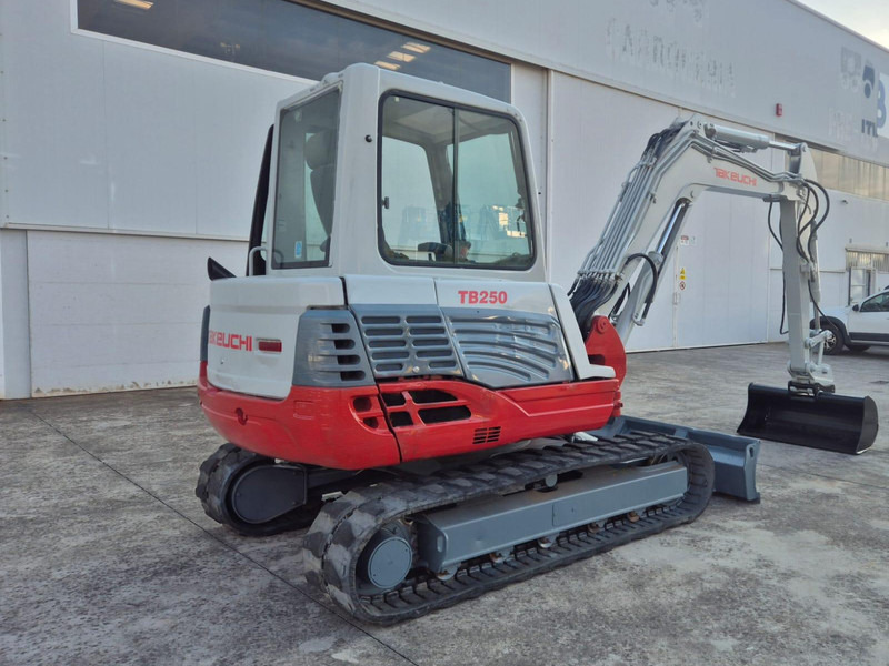 Takeuchi TB250 - Minigraafmachine: afbeelding 5 Takeuchi TB250 - Minigraafmachine: afbeelding 5