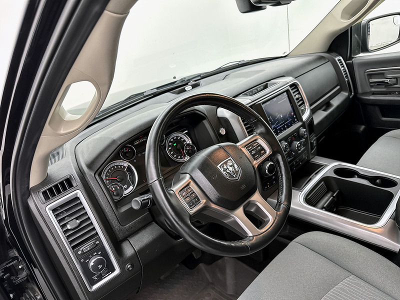 Dodge Ram 1500 5.7 V8 4x4 Crew Cab 5'7 Longhorn Alpine audio Pano Stoel en stuurverwarming Trekhaak - Pick-up, Bestelwagen met dubbele cabine: afbeelding 4 Dodge Ram 1500 5.7 V8 4x4 Crew Cab 5'7 Longhorn Alpine audio Pano Stoel en stuurverwarming Trekhaak - Pick-up, Bestelwagen met dubbele cabine: afbeelding 4