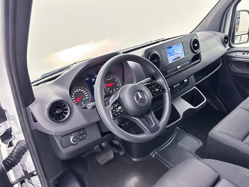 Mercedes-Benz Sprinter 317 1.9 CDI L2H2 Navigatie Achteruitrijcamera Apple Carplay/Android Auto Betimmering Cruise Control - Kleine bestelwagen: afbeelding 4 Mercedes-Benz Sprinter 317 1.9 CDI L2H2 Navigatie Achteruitrijcamera Apple Carplay/Android Auto Betimmering Cruise Control - Kleine bestelwagen: afbeelding 4