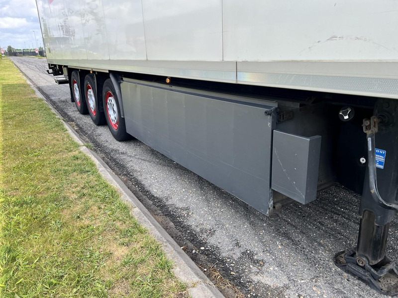 Kögel 3 - assige koeloplegger Carrier vector 1550 - Koelwagen oplegger: afbeelding 4 Kögel 3 - assige koeloplegger Carrier vector 1550 - Koelwagen oplegger: afbeelding 4