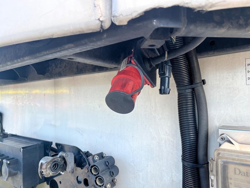 Kögel 3 assige koeloplegger Lift axle / Carrier Vector 1950 - Koelwagen oplegger: afbeelding 4 Kögel 3 assige koeloplegger Lift axle / Carrier Vector 1950 - Koelwagen oplegger: afbeelding 4