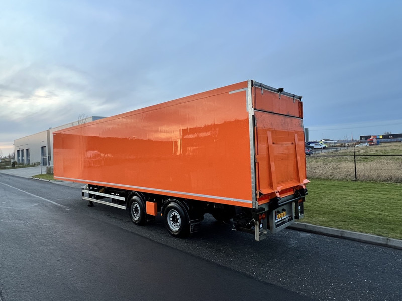 Krone 2- Assige Koeltrailer Carrier / laadklep / stuuras tridec - Koelwagen oplegger: afbeelding 3 Krone 2- Assige Koeltrailer Carrier / laadklep / stuuras tridec - Koelwagen oplegger: afbeelding 3