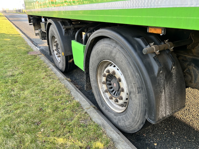 Krone 2- Assige Koeltrailer Carrier vector 1550 / laadklep / stuuras - Koelwagen oplegger: afbeelding 5 Krone 2- Assige Koeltrailer Carrier vector 1550 / laadklep / stuuras - Koelwagen oplegger: afbeelding 5