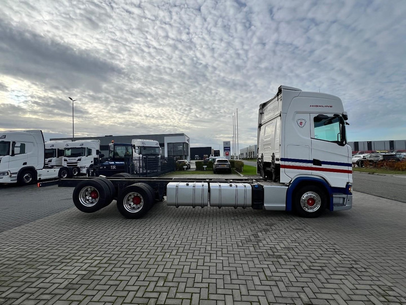 Scania S450 6x2 chassis cabine Retarder / Alcoa / Standclima / 715cm - Chassis vrachtwagen: afbeelding 4 Scania S450 6x2 chassis cabine Retarder / Alcoa / Standclima / 715cm - Chassis vrachtwagen: afbeelding 4