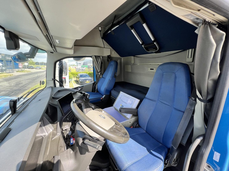 Trekker Volvo FH 460 4x2 trekker Globetrotter / 2x Fuel Tank: afbeelding 14 Trekker Volvo FH 460 4x2 trekker Globetrotter / 2x Fuel Tank: afbeelding 14