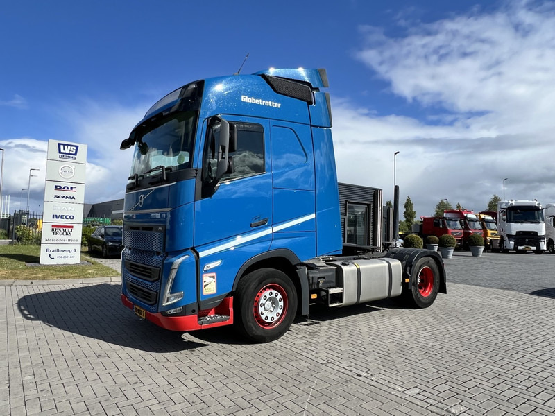 Volvo FH 460 4x2 trekker Globetrotter / 2x Fuel Tank - Trekker: afbeelding 1 Volvo FH 460 4x2 trekker Globetrotter / 2x Fuel Tank - Trekker: afbeelding 1