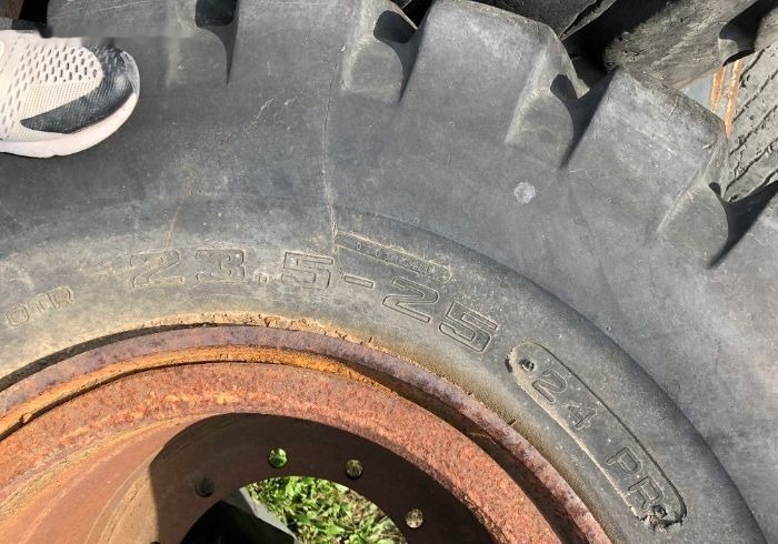 Anvelope Cu 24PR 4 BUC VOLA Incarcator VOLVO KOMATSU JCB - Complete wiel: afbeelding 3 Anvelope Cu 24PR 4 BUC VOLA Incarcator VOLVO KOMATSU JCB - Complete wiel: afbeelding 3