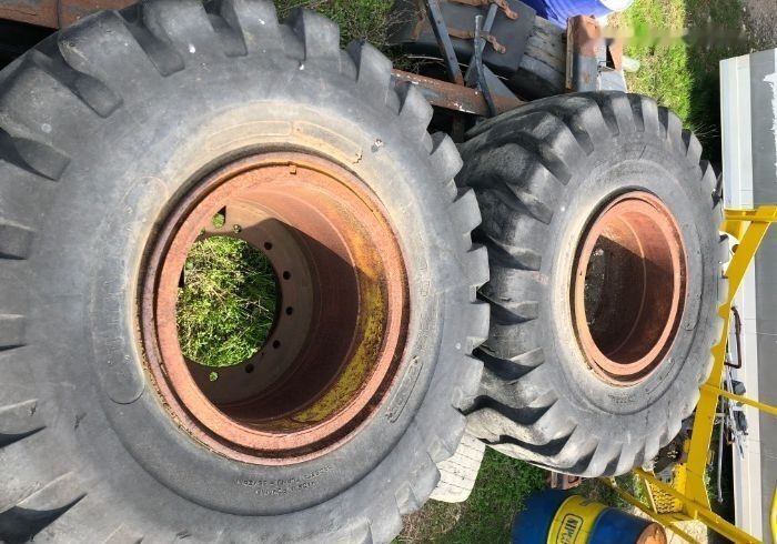 Anvelope Cu 24PR 4 BUC VOLA Incarcator VOLVO KOMATSU JCB - Complete wiel: afbeelding 5 Anvelope Cu 24PR 4 BUC VOLA Incarcator VOLVO KOMATSU JCB - Complete wiel: afbeelding 5