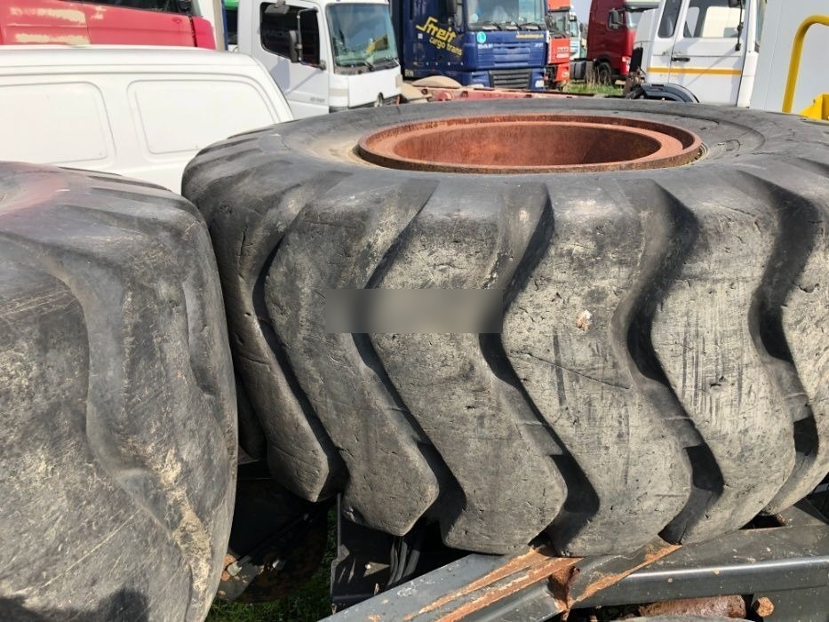 Anvelope Cu 24PR 4 BUC VOLA Incarcator VOLVO KOMATSU JCB - Complete wiel: afbeelding 3 Anvelope Cu 24PR 4 BUC VOLA Incarcator VOLVO KOMATSU JCB - Complete wiel: afbeelding 3