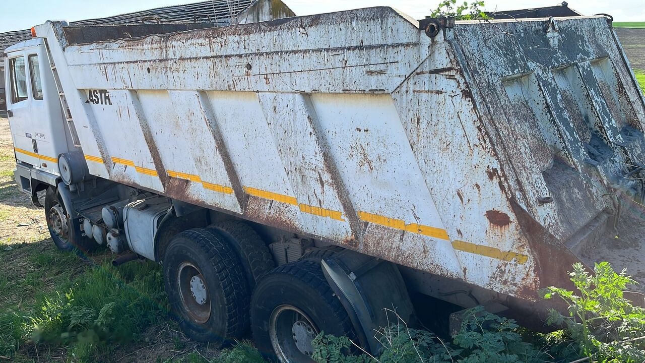 Astra BM 305 FT F1100 6X4 TRAKKER INDUSTRIAL - Kipper vrachtwagen: afbeelding 4 Astra BM 305 FT F1100 6X4 TRAKKER INDUSTRIAL - Kipper vrachtwagen: afbeelding 4