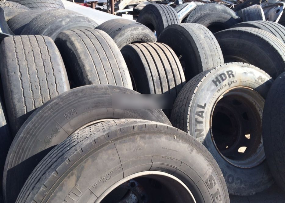 Cap tractor/ semiremorca second hand - Band voor Vrachtwagen: afbeelding 3 Cap tractor/ semiremorca second hand - Band voor Vrachtwagen: afbeelding 3