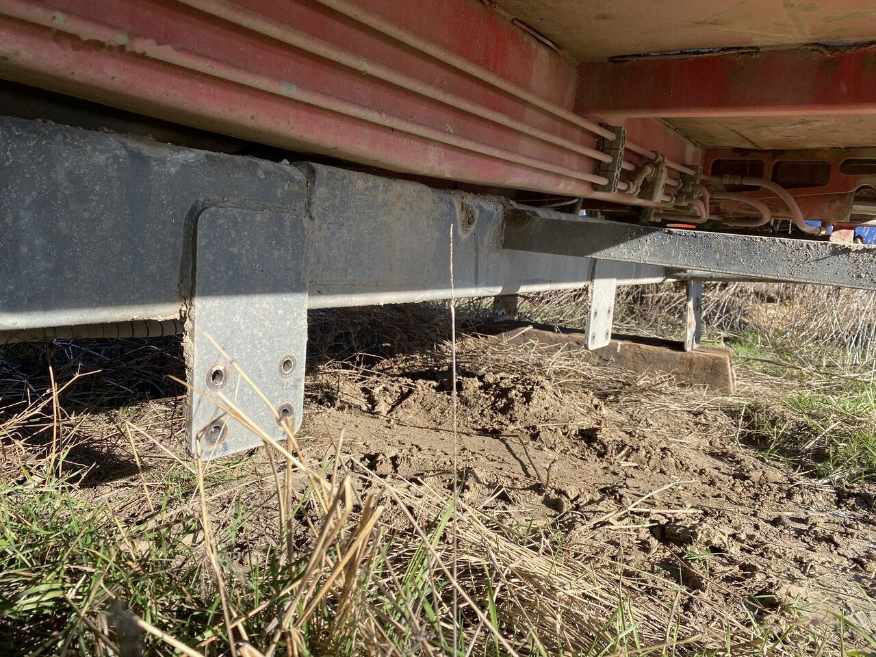 Hyva Bena 6x4 cu semissiu si cilindru : 4,9 m lungime semisasiu pentr - Frame/ Chassis voor Vrachtwagen: afbeelding 5 Hyva Bena 6x4 cu semissiu si cilindru : 4,9 m lungime semisasiu pentr - Frame/ Chassis voor Vrachtwagen: afbeelding 5