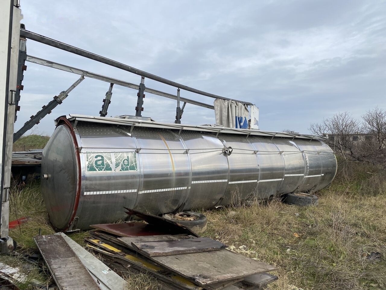 Magyar REZERVOR CISTERNA INOX ALIMENTAR in stare buna - Tankcontainer: afbeelding 2 Magyar REZERVOR CISTERNA INOX ALIMENTAR in stare buna - Tankcontainer: afbeelding 2