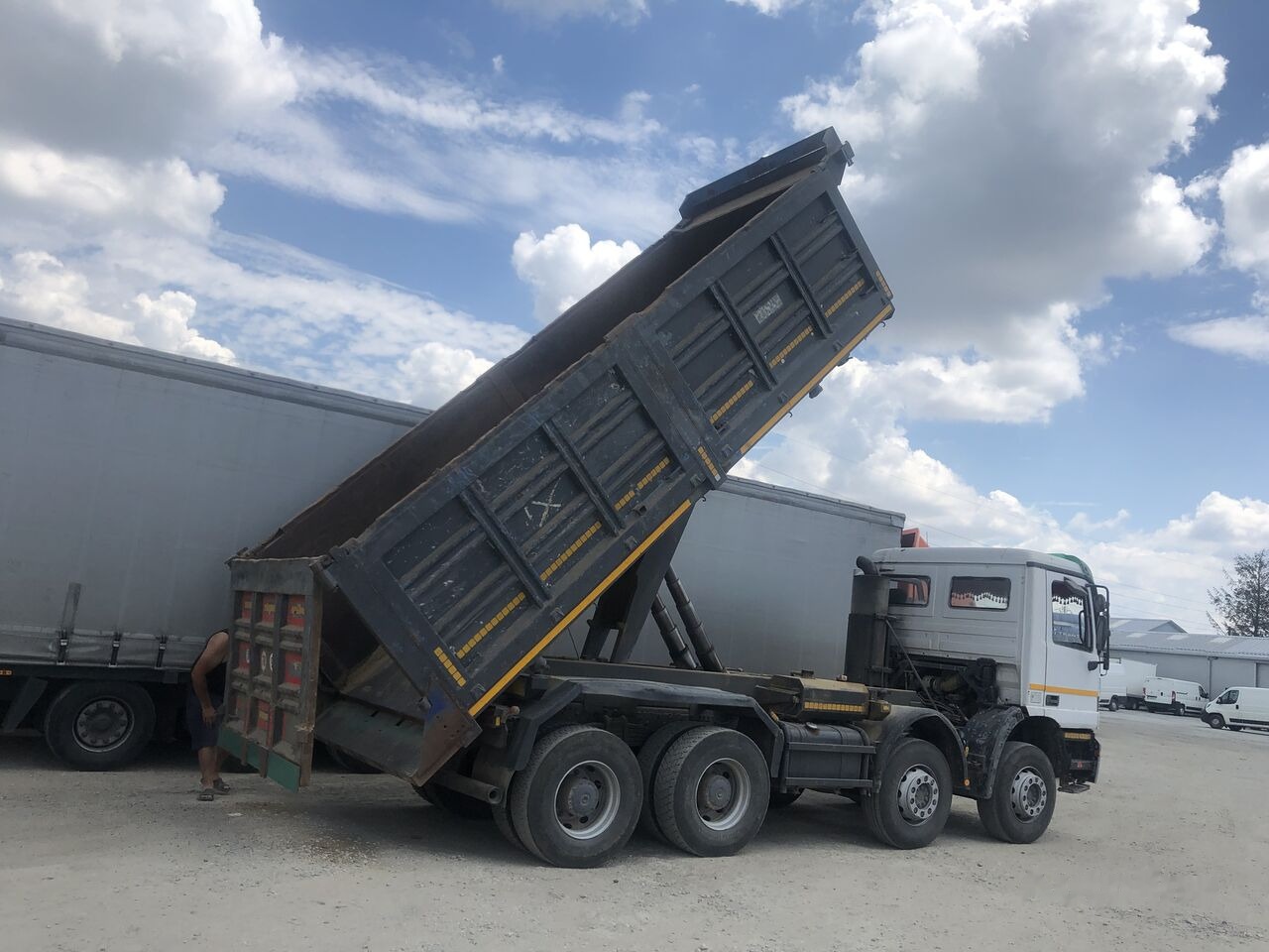 Mercedes-Benz ACTROS MP1 EXPORT - Kipper vrachtwagen: afbeelding 1 Mercedes-Benz ACTROS MP1 EXPORT - Kipper vrachtwagen: afbeelding 1