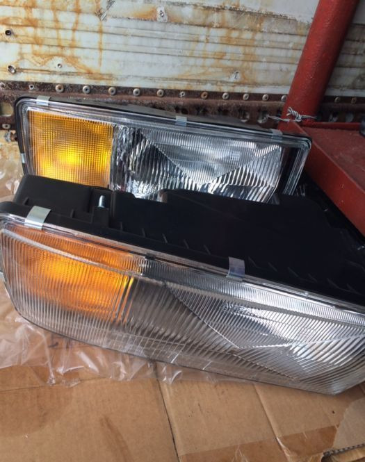 Mercedes-Benz Actros - Koplamp voor Vrachtwagen: afbeelding 3 Mercedes-Benz Actros - Koplamp voor Vrachtwagen: afbeelding 3