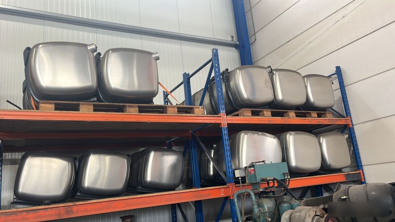 Mercedes-Benz MP4 - Brandstoftank voor Vrachtwagen: afbeelding 1 Mercedes-Benz MP4 - Brandstoftank voor Vrachtwagen: afbeelding 1