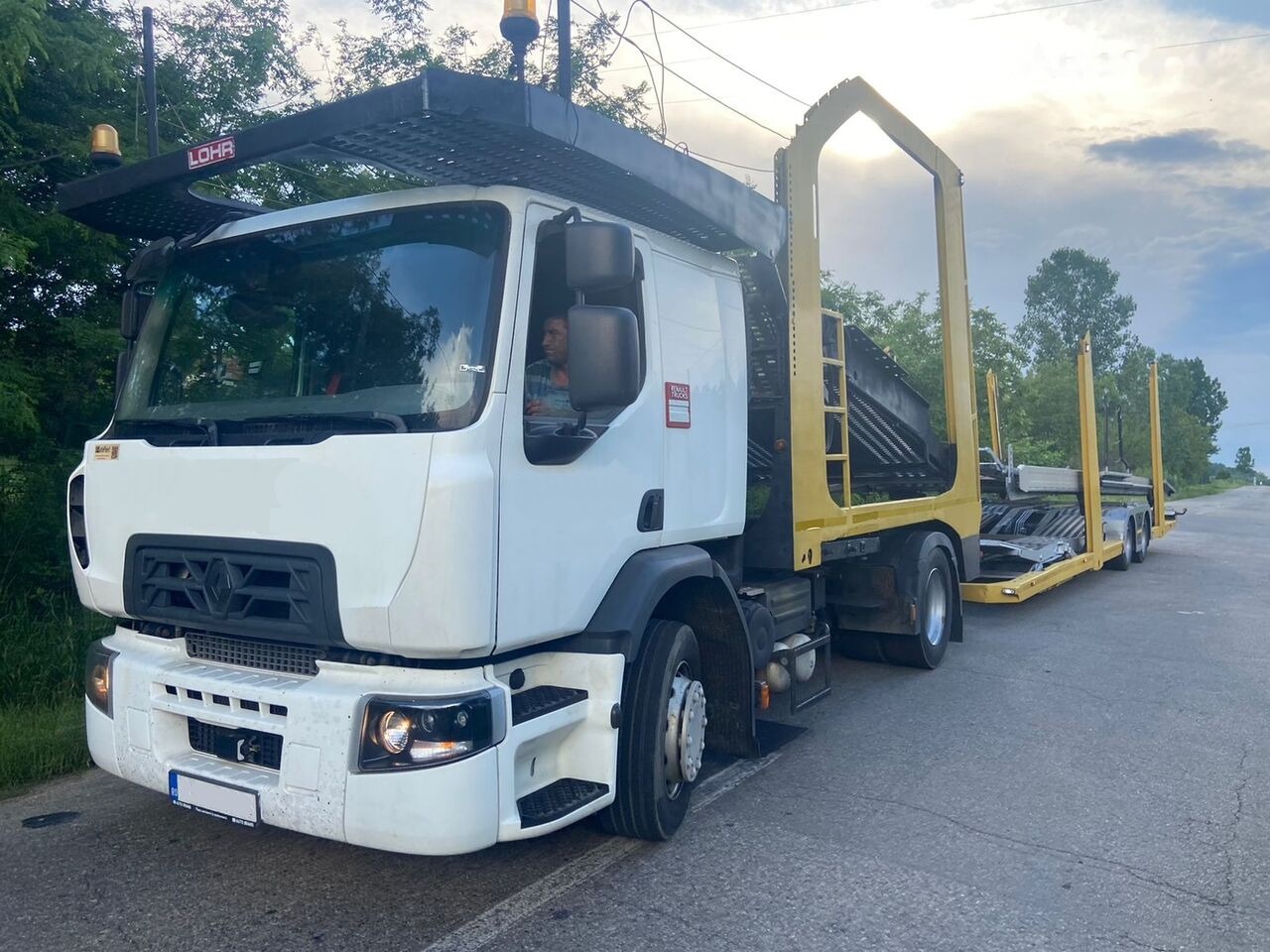 Renault Euro 6 + Lohr 9 pozitii Transportor Renault D Wide * Lohr model C2H99S - Autovrachtwagen vrachtwagen: afbeelding 2 Renault Euro 6 + Lohr 9 pozitii Transportor Renault D Wide * Lohr model C2H99S - Autovrachtwagen vrachtwagen: afbeelding 2