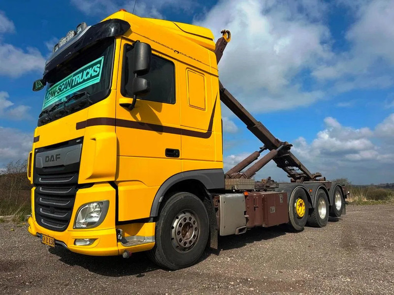 DAF XF 530 Hoglift with knæk arm. - Haakarmsysteem vrachtwagen: afbeelding 1 DAF XF 530 Hoglift with knæk arm. - Haakarmsysteem vrachtwagen: afbeelding 1