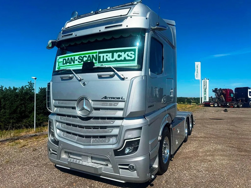 Mercedes-Benz Actros 2653 Special Interior. 6x2 3250mm weelbase. Air / Air suspension. hydr. syatem. Invertor. Micro wave. - Trekker: afbeelding 4 Mercedes-Benz Actros 2653 Special Interior. 6x2 3250mm weelbase. Air / Air suspension. hydr. syatem. Invertor. Micro wave. - Trekker: afbeelding 4