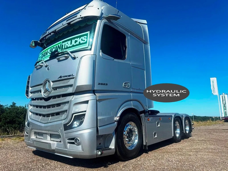 Mercedes-Benz Actros 2653 Special Interior. 6x2 3250mm weelbase. Air / Air suspension. hydr. syatem. Invertor. Micro wave. - Trekker: afbeelding 1 Mercedes-Benz Actros 2653 Special Interior. 6x2 3250mm weelbase. Air / Air suspension. hydr. syatem. Invertor. Micro wave. - Trekker: afbeelding 1