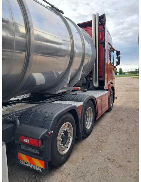 Scania R590 V8 NGS Rear steering 6x2*4. Air / Air suspension. Hydr. system - Trekker: afbeelding 5 Scania R590 V8 NGS Rear steering 6x2*4. Air / Air suspension. Hydr. system - Trekker: afbeelding 5