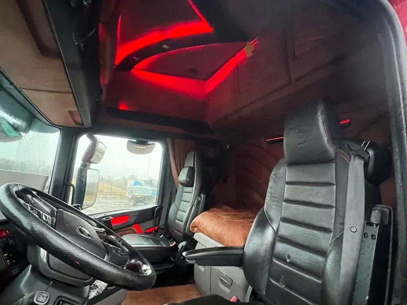 Scania R650 V8 NGS Scania 6x4 . Special Interior. . - Trekker: afbeelding 3 Scania R650 V8 NGS Scania 6x4 . Special Interior. . - Trekker: afbeelding 3