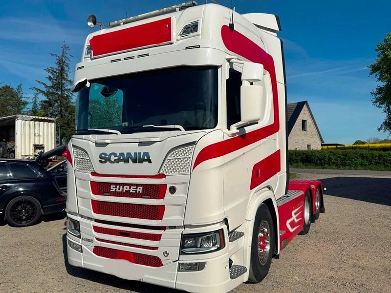 Scania R650 V8 NGS Special interior. Air / Air suspension. hydr. system. Opticruise / Retarder. - Trekker: afbeelding 4 Scania R650 V8 NGS Special interior. Air / Air suspension. hydr. system. Opticruise / Retarder. - Trekker: afbeelding 4
