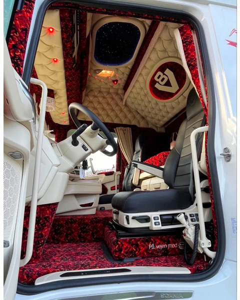 Scania R770 V8 NGS Special Interior. Only 110000 km. Air/ Air suspensiom. Hydr, system. - Trekker: afbeelding 5 Scania R770 V8 NGS Special Interior. Only 110000 km. Air/ Air suspensiom. Hydr, system. - Trekker: afbeelding 5