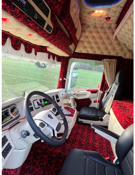 Scania R770 V8 NGS Special Interior. Only 110000 km. Air/ Air suspensiom. Hydr, system. - Trekker: afbeelding 4 Scania R770 V8 NGS Special Interior. Only 110000 km. Air/ Air suspensiom. Hydr, system. - Trekker: afbeelding 4