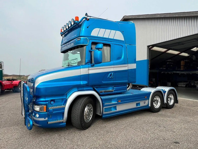 Scania T520 V8 Speciel interior. Air / Air suspension. Opticruise / Retarder .PTO on Engine and gearbox. New Hydr. system. - Trekker: afbeelding 4 Scania T520 V8 Speciel interior. Air / Air suspension. Opticruise / Retarder .PTO on Engine and gearbox. New Hydr. system. - Trekker: afbeelding 4