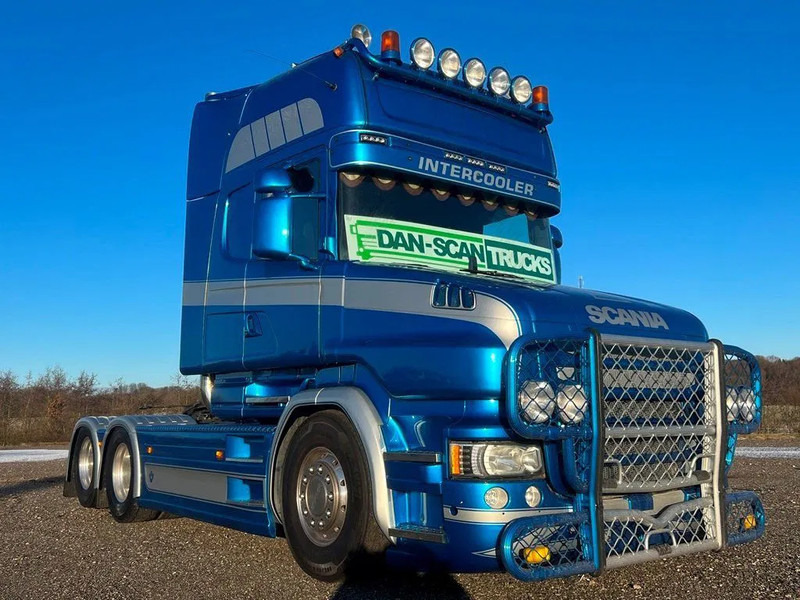 Scania T520 V8 Speciel interior. Air / Air suspension. Opticruise / Retarder .PTO on Engine and gearbox. New Hydr. system. - Trekker: afbeelding 2 Scania T520 V8 Speciel interior. Air / Air suspension. Opticruise / Retarder .PTO on Engine and gearbox. New Hydr. system. - Trekker: afbeelding 2