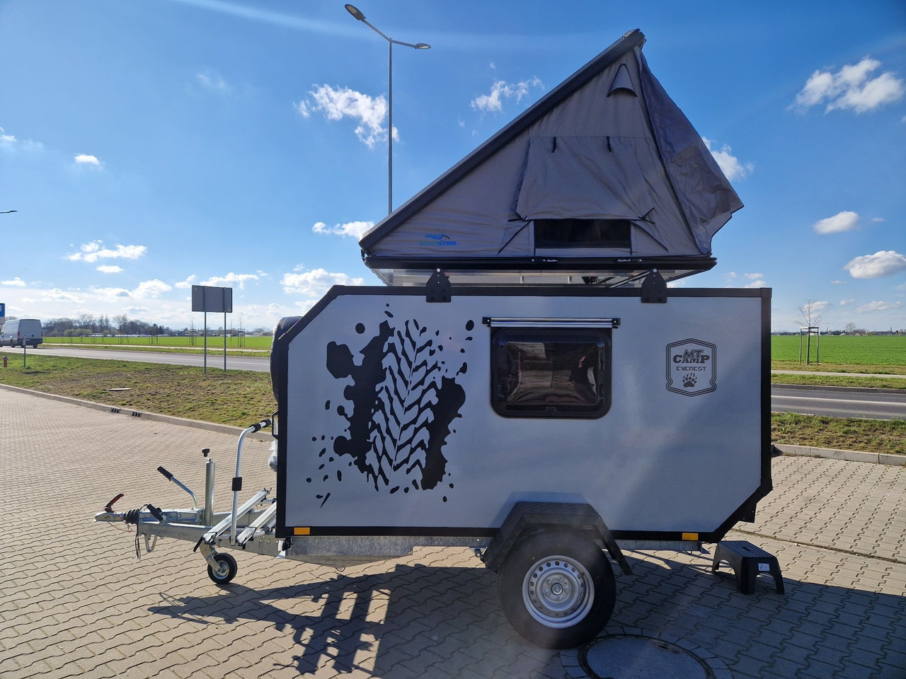 NOWA 2024r. Przyczepa Wyprawowa Turystyczna Off-ROAD Everest MT-CAMP - Caravan: afbeelding 2 NOWA 2024r. Przyczepa Wyprawowa Turystyczna Off-ROAD Everest MT-CAMP - Caravan: afbeelding 2