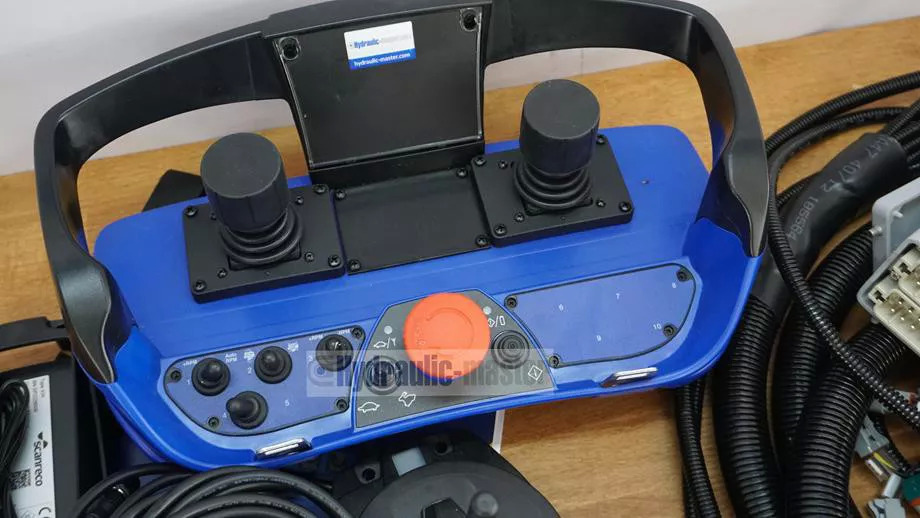 CanBus 2 joysticks with radio control Scanreco G3 12 V Forest crane for Palms Farma BMF KTS - Bosbouwmachine: afbeelding 3 CanBus 2 joysticks with radio control Scanreco G3 12 V Forest crane for Palms Farma BMF KTS - Bosbouwmachine: afbeelding 3