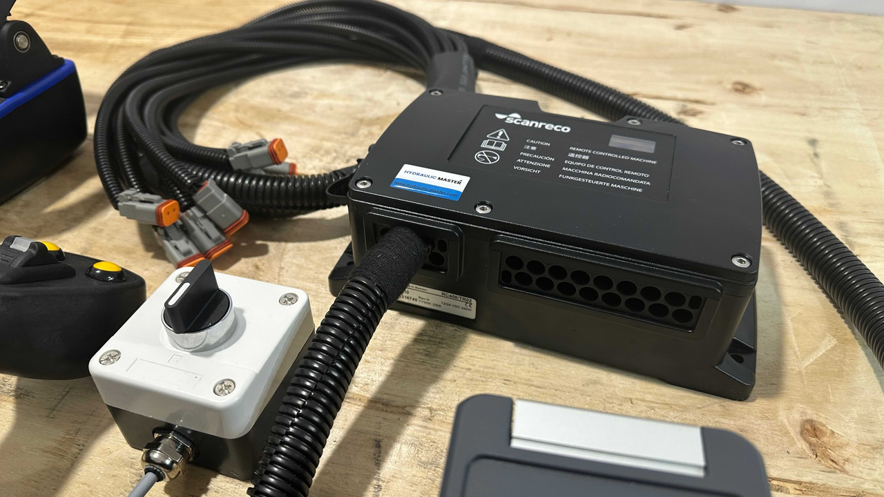 Control Set Radio Remote Scanreco RC400 and JP Joysticks PWM for Nordhydraulic, Kubota, Parker - Bosbouwmachine: afbeelding 4 Control Set Radio Remote Scanreco RC400 and JP Joysticks PWM for Nordhydraulic, Kubota, Parker - Bosbouwmachine: afbeelding 4