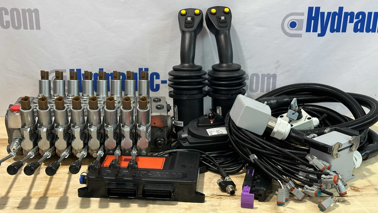 Set Scanreco RC400 with Walvoil DPX100 Liebherr, Demag, Grove, Tadano - Uitrijwagen: afbeelding 3 Set Scanreco RC400 with Walvoil DPX100 Liebherr, Demag, Grove, Tadano - Uitrijwagen: afbeelding 3
