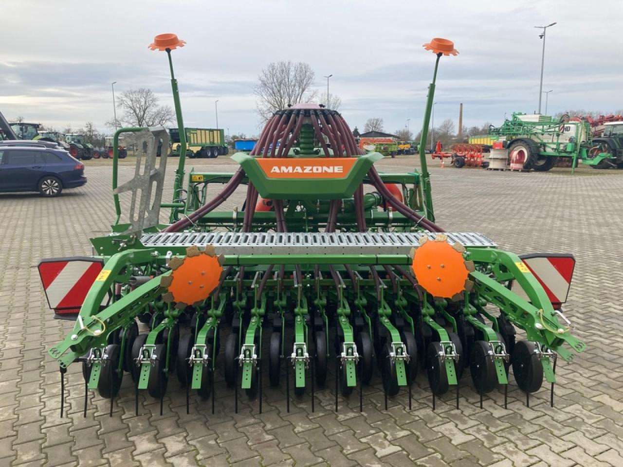 Amazone KX3001 + AVANT3002NUR 320HA - Zaaicombinatie: afbeelding 3 Amazone KX3001 + AVANT3002NUR 320HA - Zaaicombinatie: afbeelding 3