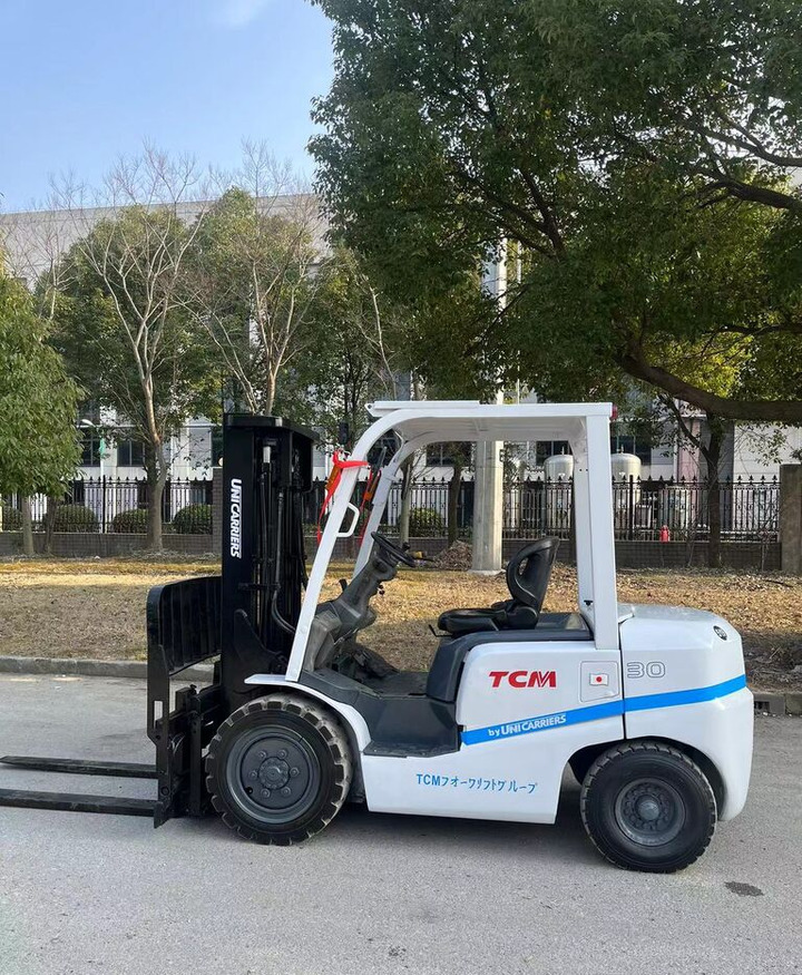 TCM FD30 FD50 FD100 FD80 3ton 5ton - Diesel heftruck: afbeelding 1 TCM FD30 FD50 FD100 FD80 3ton 5ton - Diesel heftruck: afbeelding 1