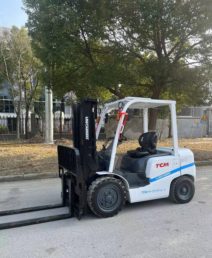 TCM FD30 FD50 FD100 FD80 3ton 5ton - Diesel heftruck: afbeelding 2 TCM FD30 FD50 FD100 FD80 3ton 5ton - Diesel heftruck: afbeelding 2
