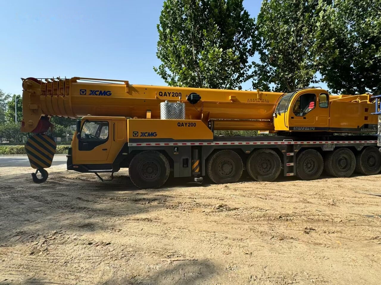 XCMG QAY200 200ton 260 80 90 100 110 - Mobiele kraan: afbeelding 1 XCMG QAY200 200ton 260 80 90 100 110 - Mobiele kraan: afbeelding 1