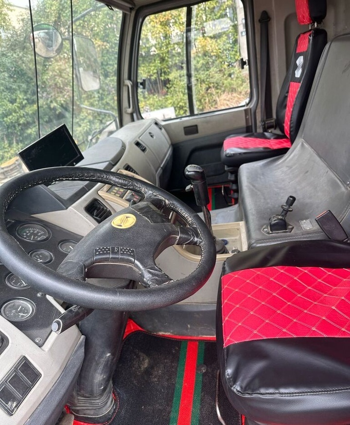 Zoomlion QY130V ZTC1300V ZTC1000V QY100V - Mobiele kraan: afbeelding 5 Zoomlion QY130V ZTC1300V ZTC1000V QY100V - Mobiele kraan: afbeelding 5