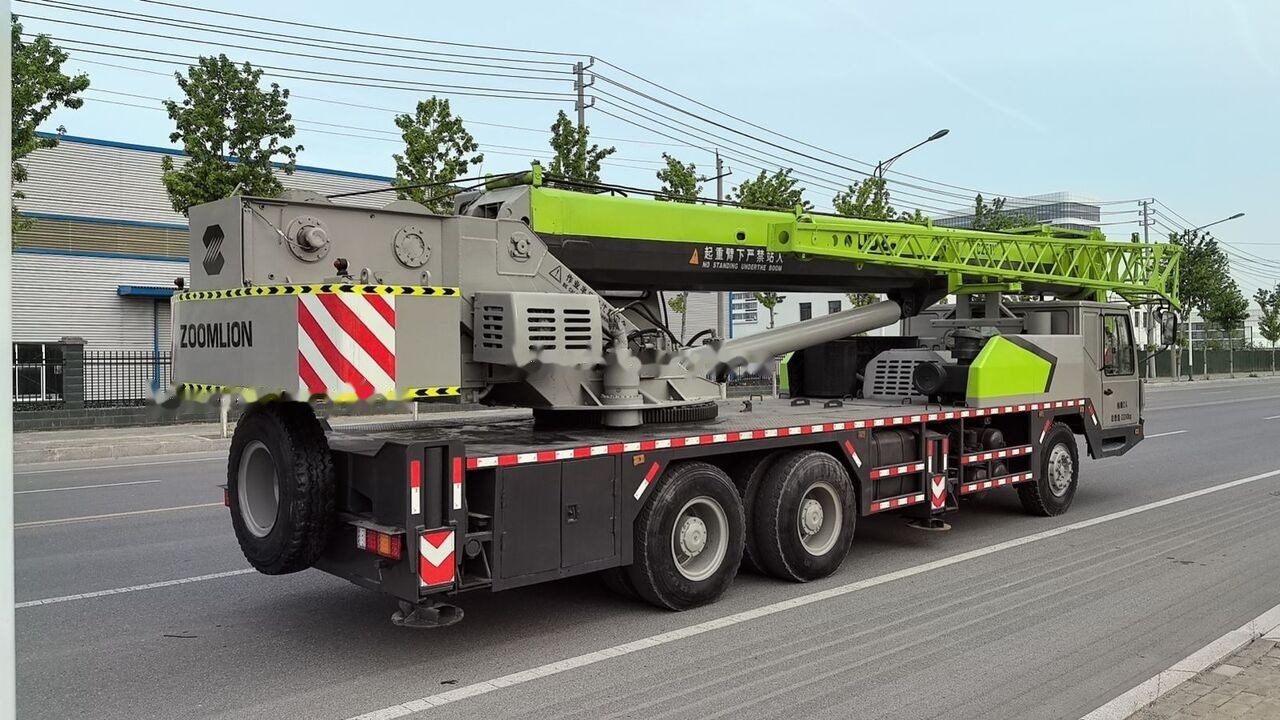 Zoomlion ZTC251V ZTC251V ZTC350 ZTV500 ZTC750 25T 25ton 35ton 50ton - Mobiele kraan: afbeelding 4 Zoomlion ZTC251V ZTC251V ZTC350 ZTV500 ZTC750 25T 25ton 35ton 50ton - Mobiele kraan: afbeelding 4