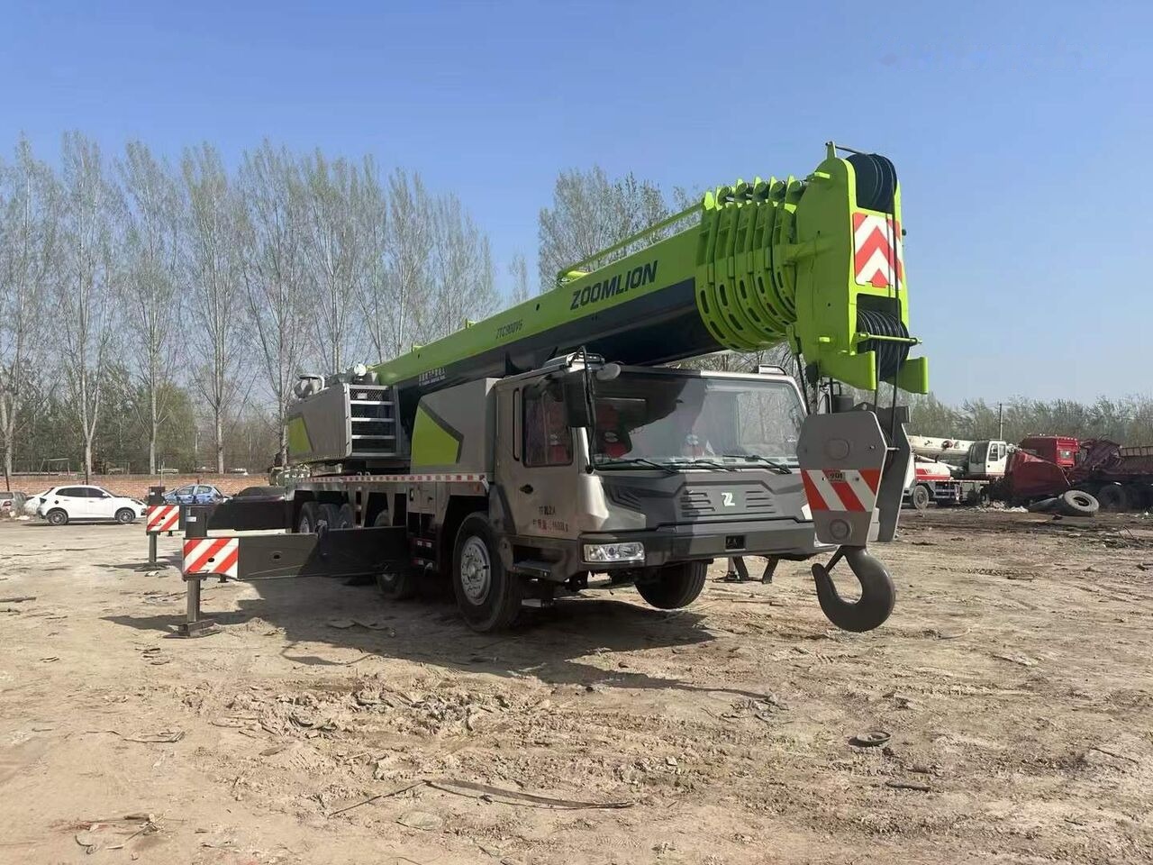 Zoomlion Zoomlion ZTC900V ZTC800V ZTC550V ZTC500V truck cranes - Mobiele kraan: afbeelding 4 Zoomlion Zoomlion ZTC900V ZTC800V ZTC550V ZTC500V truck cranes - Mobiele kraan: afbeelding 4
