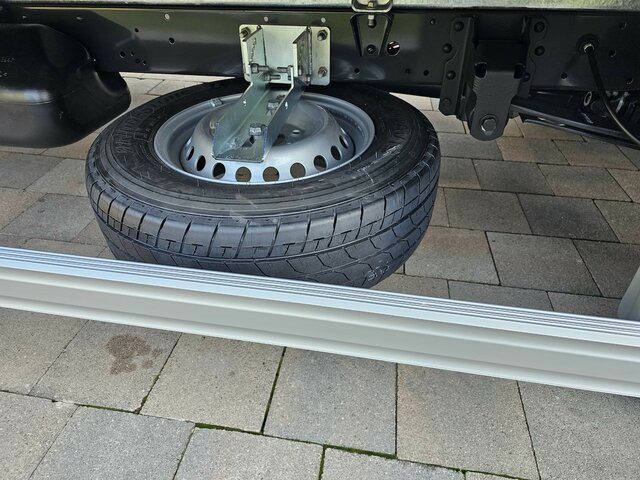 Nieuw Bestelwagen gesloten laadbak IVECO Daily 35S18 3.0 Koffer LBW Bär ACC LED sofort!: afbeelding 22