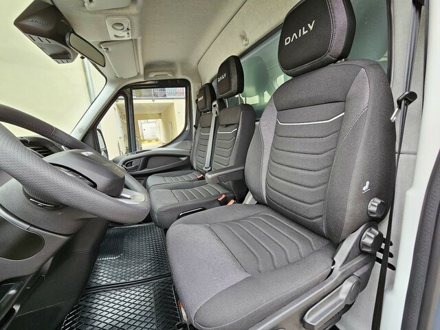 IVECO Daily 35S18 3.0 Pritsche Plane LBW Bär AHK ACC - Schuifzeilen bestelwagen: afbeelding 2 IVECO Daily 35S18 3.0 Pritsche Plane LBW Bär AHK ACC - Schuifzeilen bestelwagen: afbeelding 2