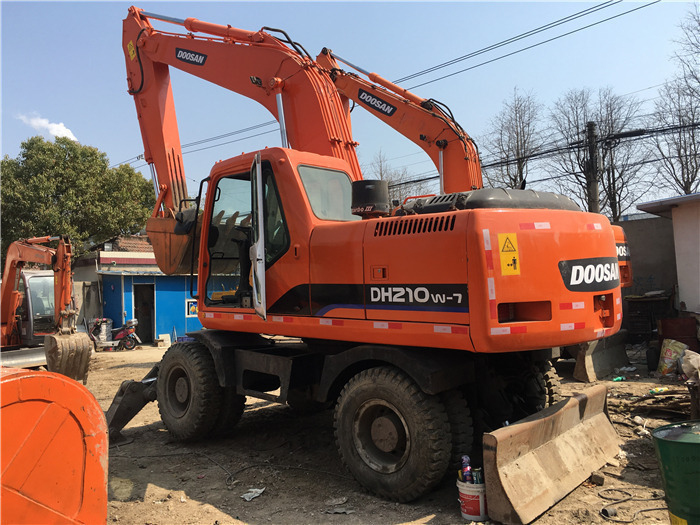 Doosan DH210w-7 wheel excavator - Mobiele graafmachine: afbeelding 1 Doosan DH210w-7 wheel excavator - Mobiele graafmachine: afbeelding 1
