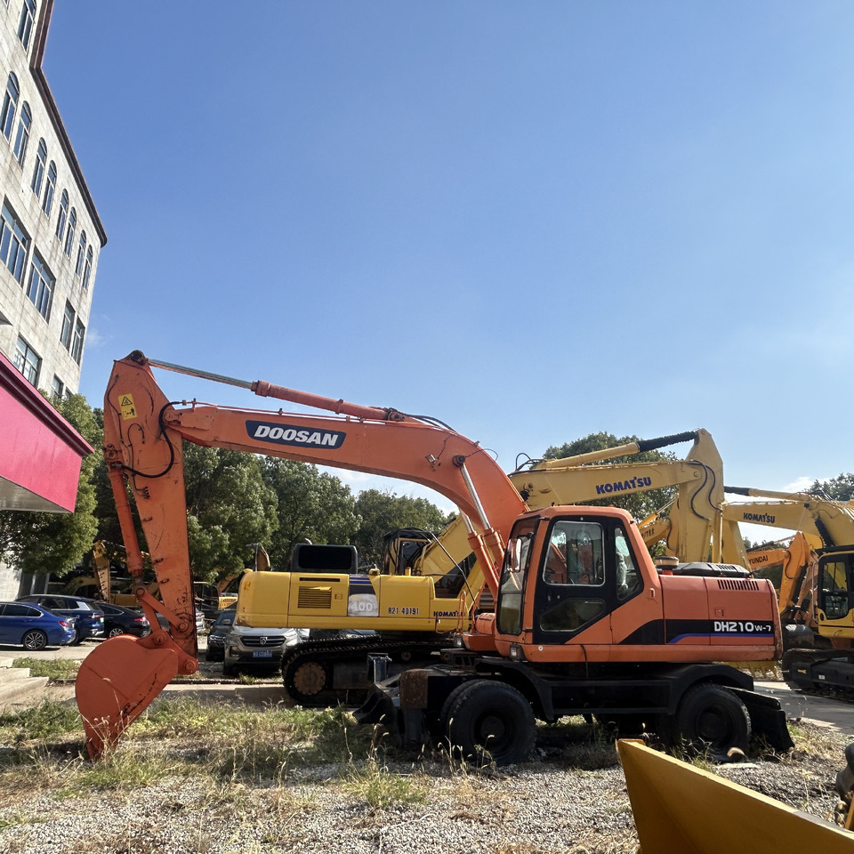 Doosan DH210w-7 wheel excavator - Mobiele graafmachine: afbeelding 1 Doosan DH210w-7 wheel excavator - Mobiele graafmachine: afbeelding 1