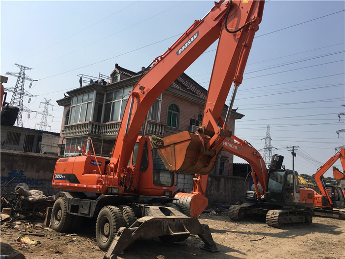 Doosan DH210w-7 wheel excavator - Mobiele graafmachine: afbeelding 3 Doosan DH210w-7 wheel excavator - Mobiele graafmachine: afbeelding 3