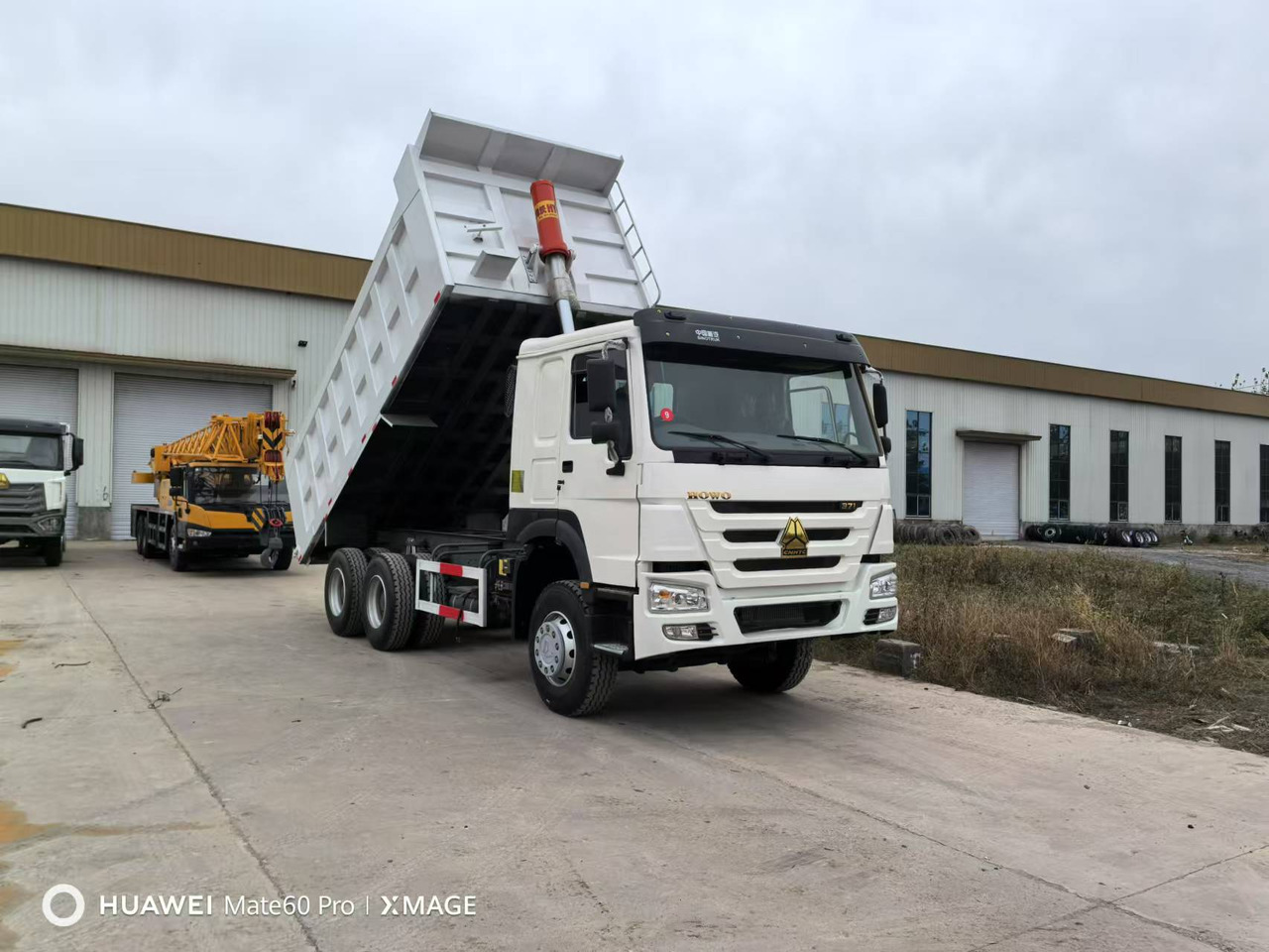 HOWO Howo 371 Used Dump Truck 6x4 - Kipper vrachtwagen: afbeelding 3 HOWO Howo 371 Used Dump Truck 6x4 - Kipper vrachtwagen: afbeelding 3