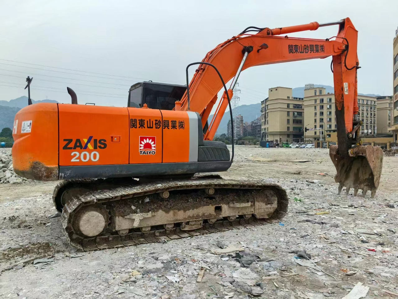 Hitachi ZX200-3 Excavator - Rupsgraafmachine: afbeelding 1 Hitachi ZX200-3 Excavator - Rupsgraafmachine: afbeelding 1