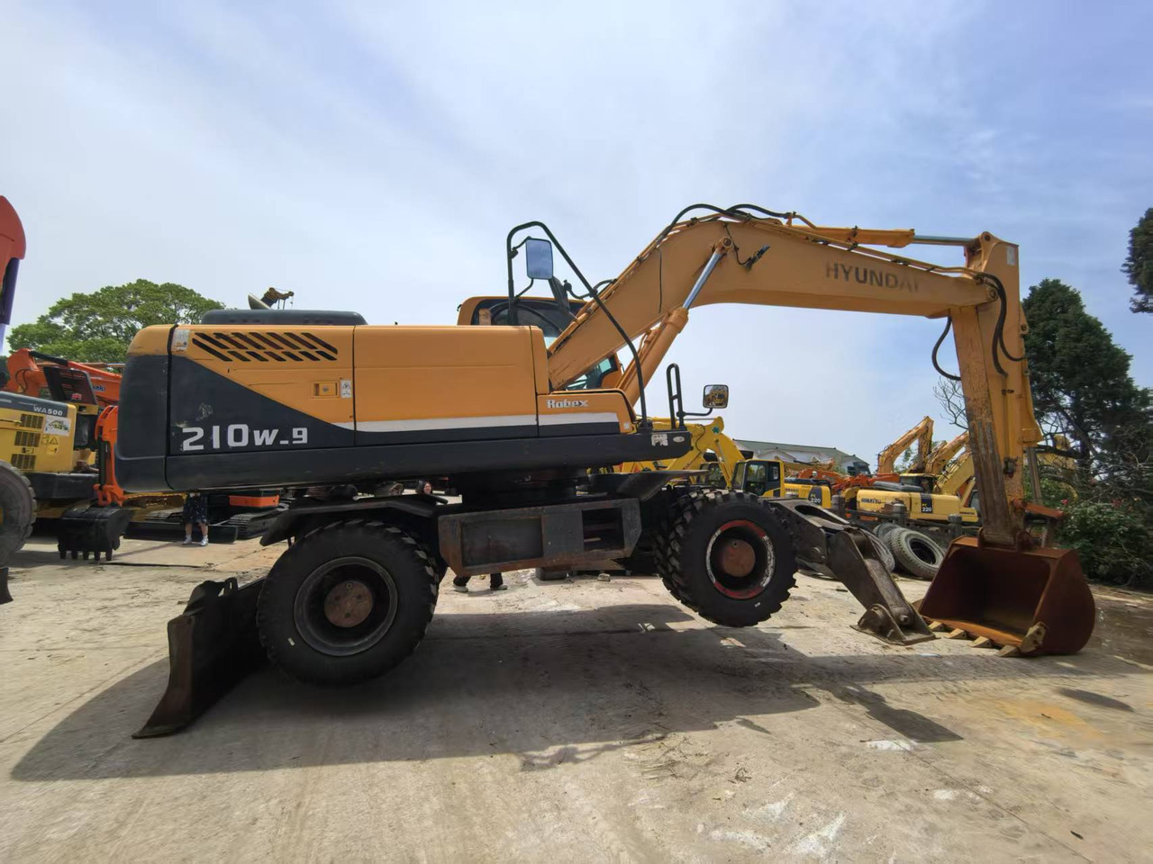 Hyundai 210w-9 wheel excavator - Mobiele graafmachine: afbeelding 3 Hyundai 210w-9 wheel excavator - Mobiele graafmachine: afbeelding 3